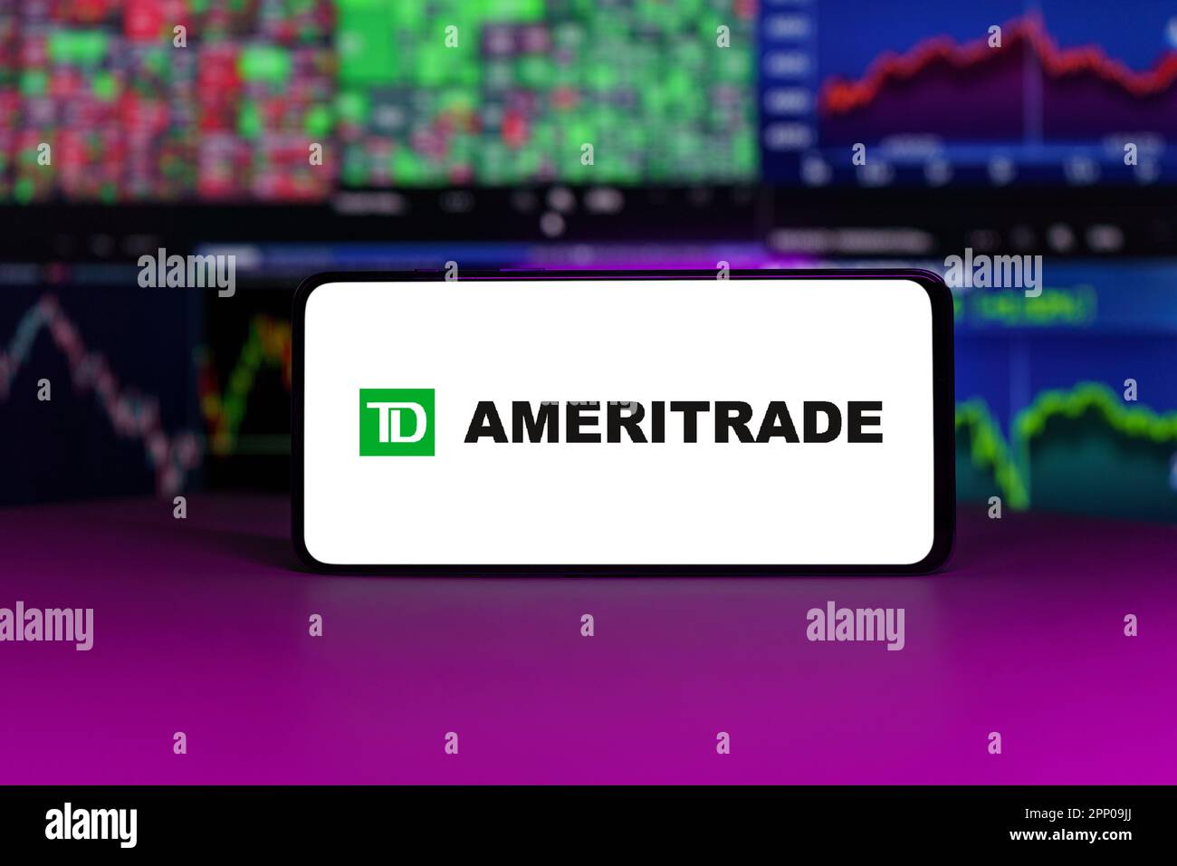 Ameritrade su indice di borsa di fronte al background di grafici di borsa Foto Stock