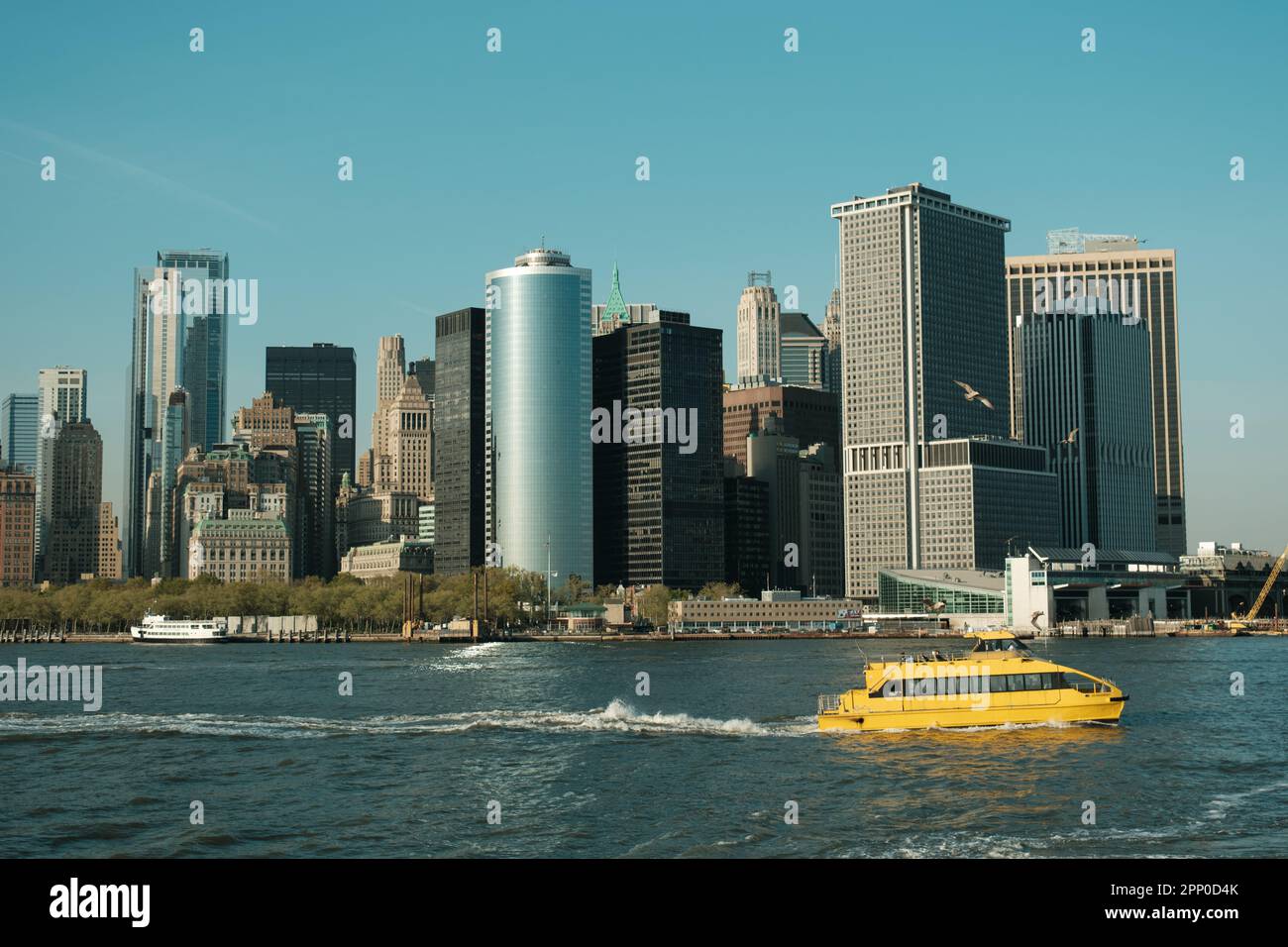 Vista di Lower Manhattan dal traghetto di Staten Island, Staten Island, New York Foto Stock