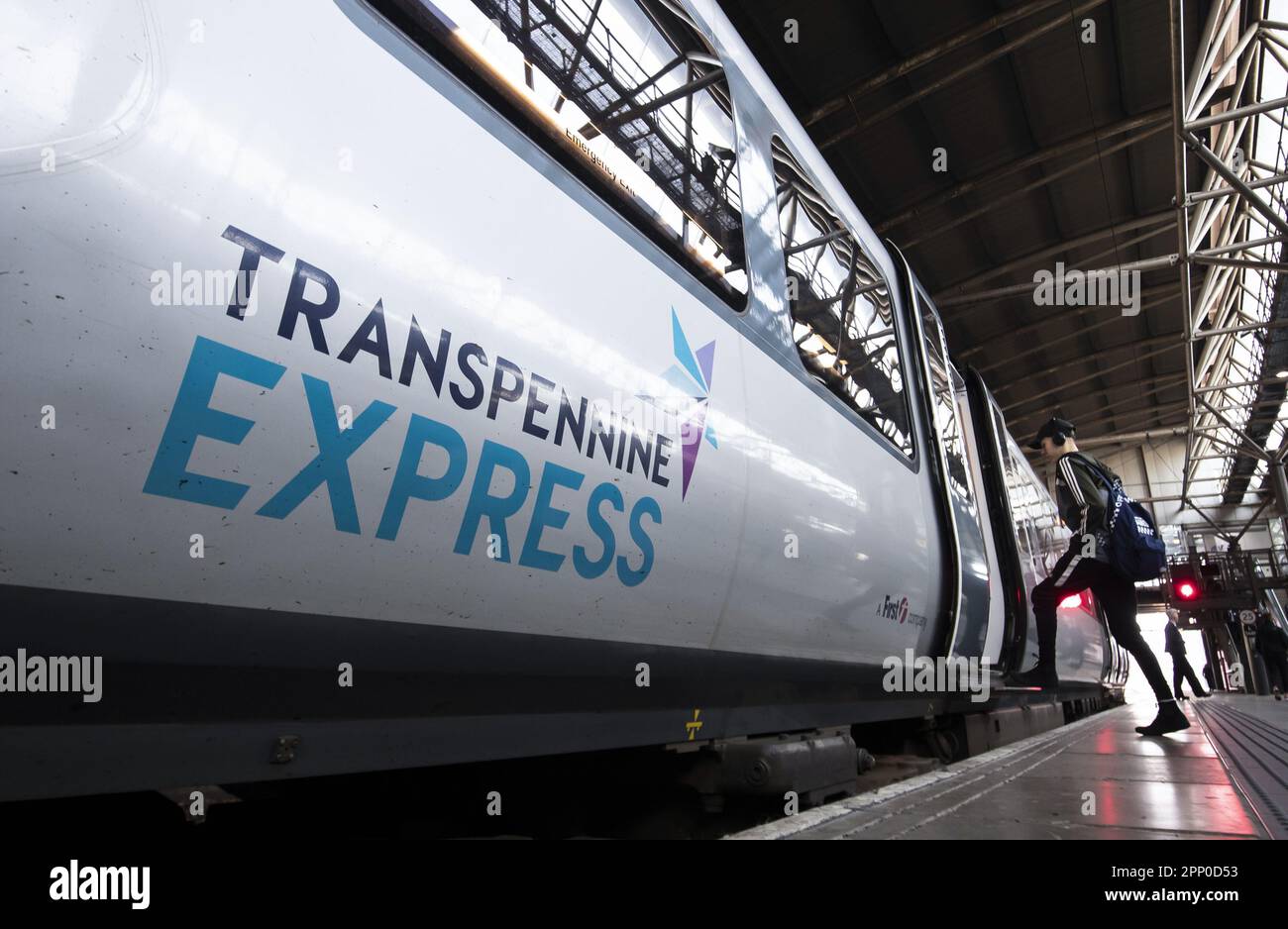 Foto del file datata 30/4/2019 di un treno TransPennine Express, dato che l'operatore ha annullato l'equivalente di un servizio su sei per la maggior parte di marzo, mostrano nuove cifre. Foto Stock