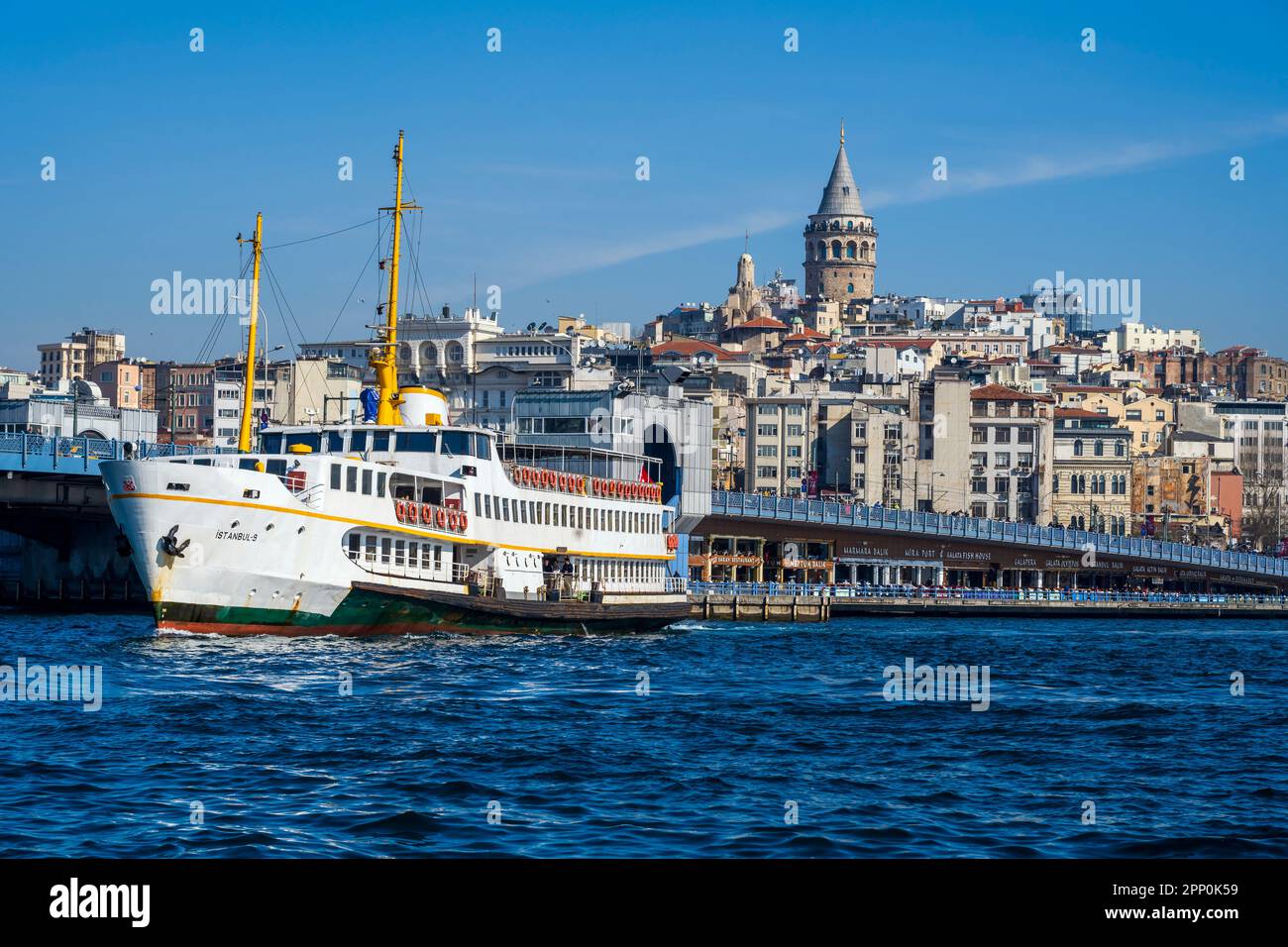 Vista del quartiere di Beyoglu con la Torre Galata, Istanbul, Turchia Foto Stock