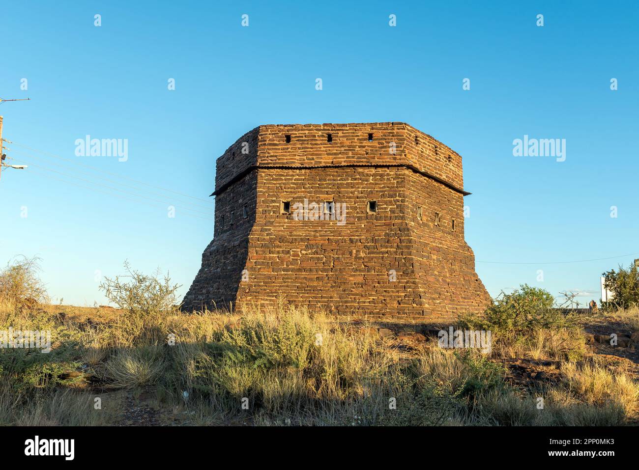 Un blocco su una collina sorvegliò Prieska durante la seconda guerra del Boer. E 'stato costruito da pietre semi-preziose tigri occhio Foto Stock