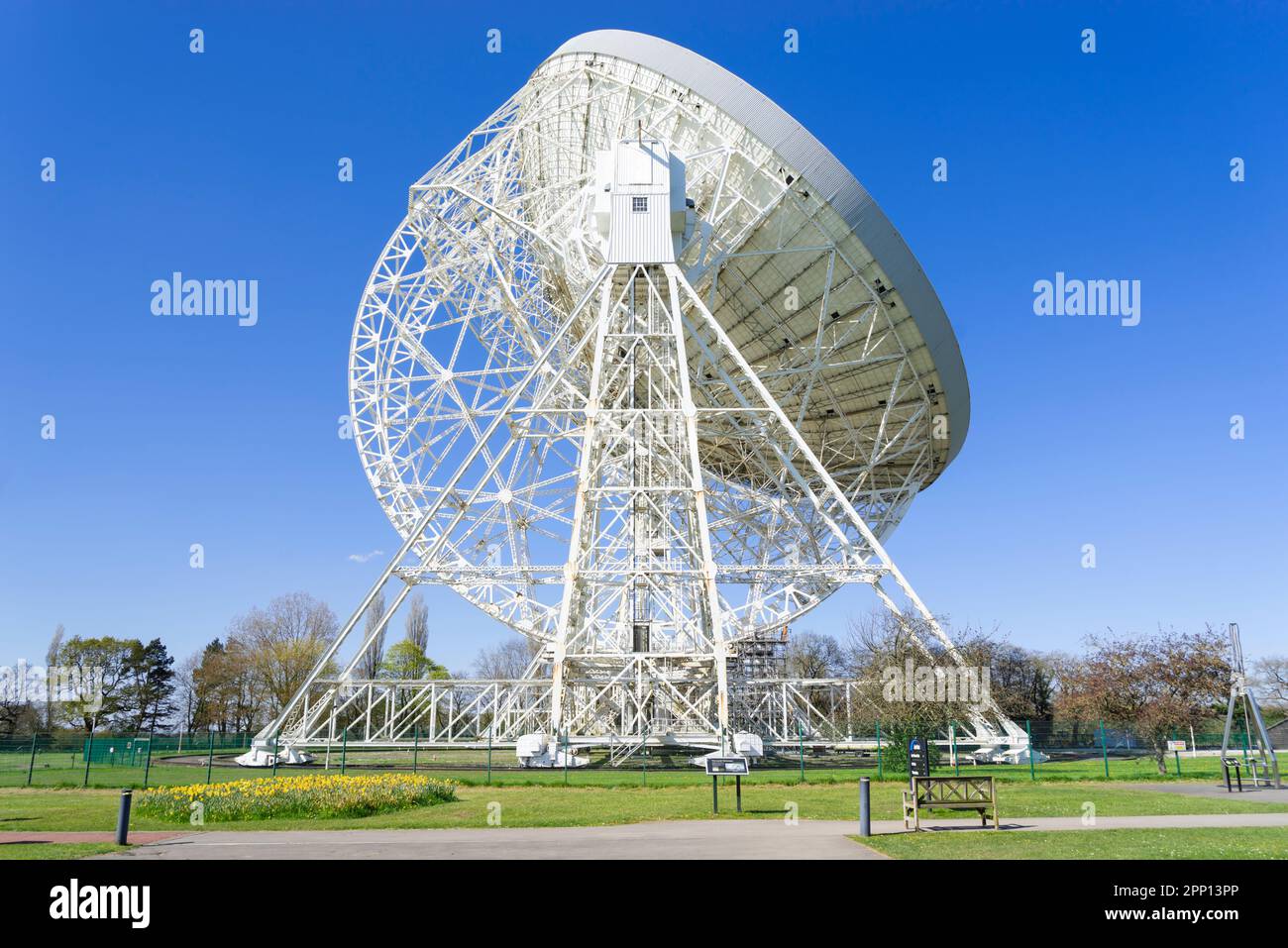 Jodrell Bank radio telescope, il telescopio Lovell presso l'osservatorio Jodrell Bank, Jodrell Bank vicino a Lower Withington Cheshire Inghilterra UK GB Europe Foto Stock