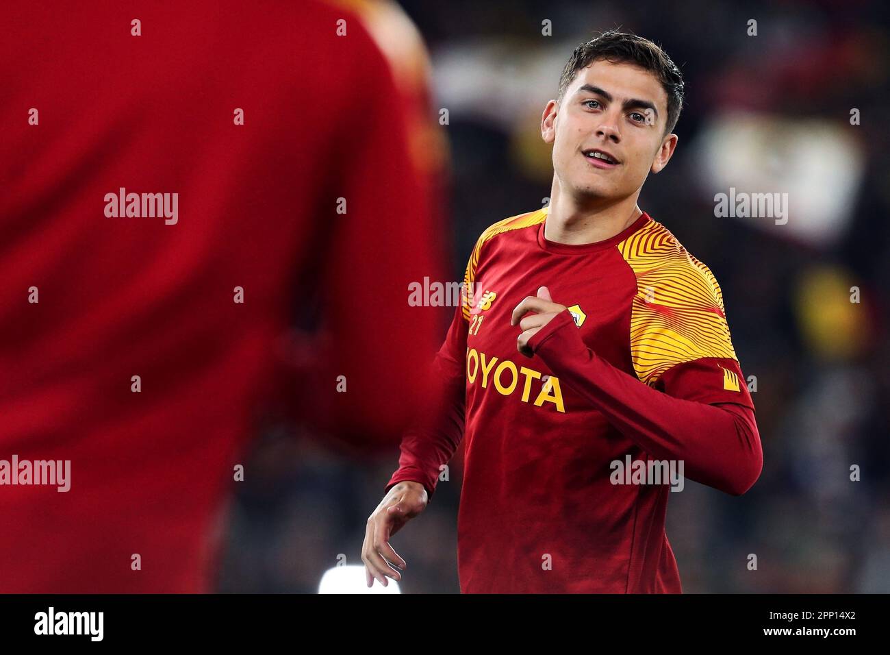 Paulo Dybala di Roma guarda avanti durante la UEFA Europa League, quarti di finale, 2nd tappa di calcio tra AS Roma e Feyenoord il 20 aprile 2023 allo Stadio Olimpico di Roma - Foto Federico Proietti / DPPI Foto Stock
