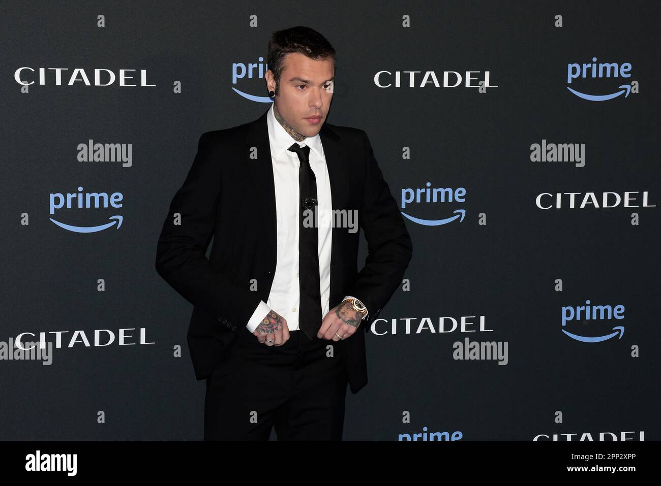 Roma, Italia. 21st Apr, 2023. Fedez partecipa alla prima serie televisiva Citadel a Roma. Credit: Vincenzo Nuzzolese/Alamy Live News Foto Stock