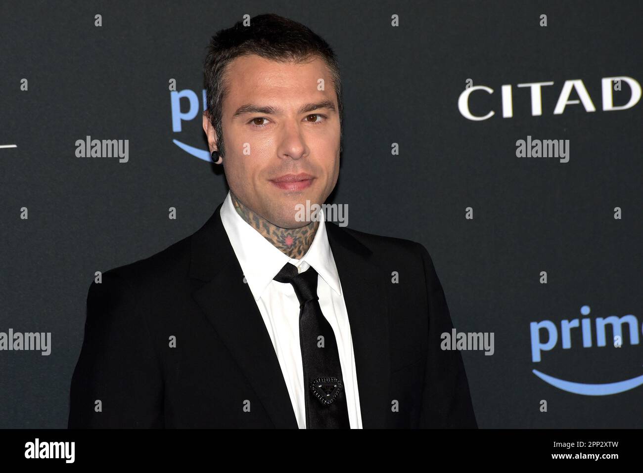 Roma, Italia. 21st Apr, 2023. Fedez partecipa alla prima serie televisiva Citadel a Roma. Credit: Vincenzo Nuzzolese/Alamy Live News Foto Stock