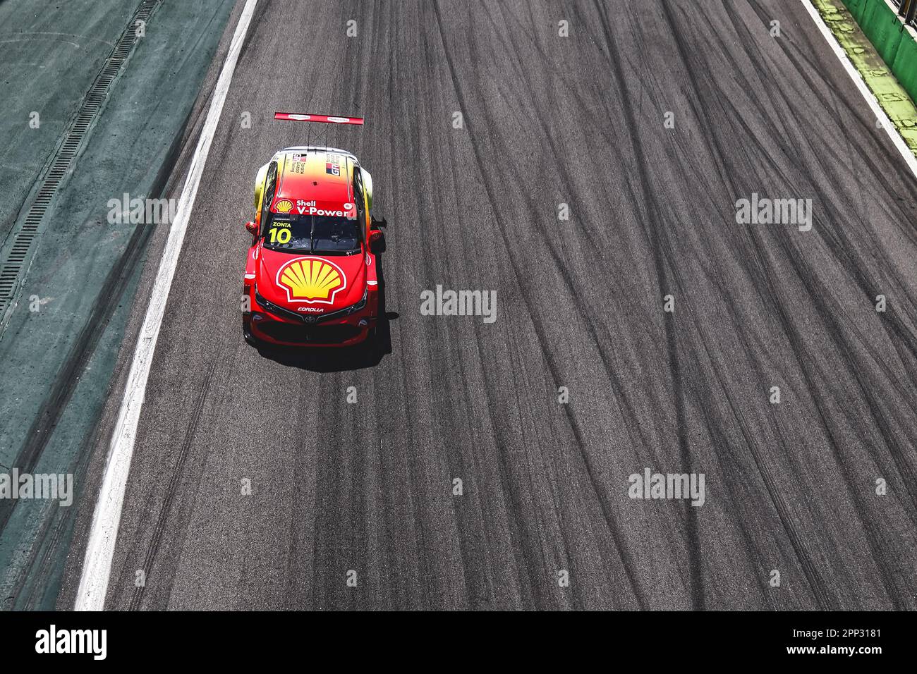 São PAOLO, SP - 21.04.2023: STOCK CAR EM INTERLAGOS - Ricardo Zonta durante le prove libere per la seconda tappa della stagione 2023 della Stock Car Pro Series, sul circuito di Interlagos questo venerdì pomeriggio (21). (Foto: Yuri Murakami/Fotoarena) Foto Stock