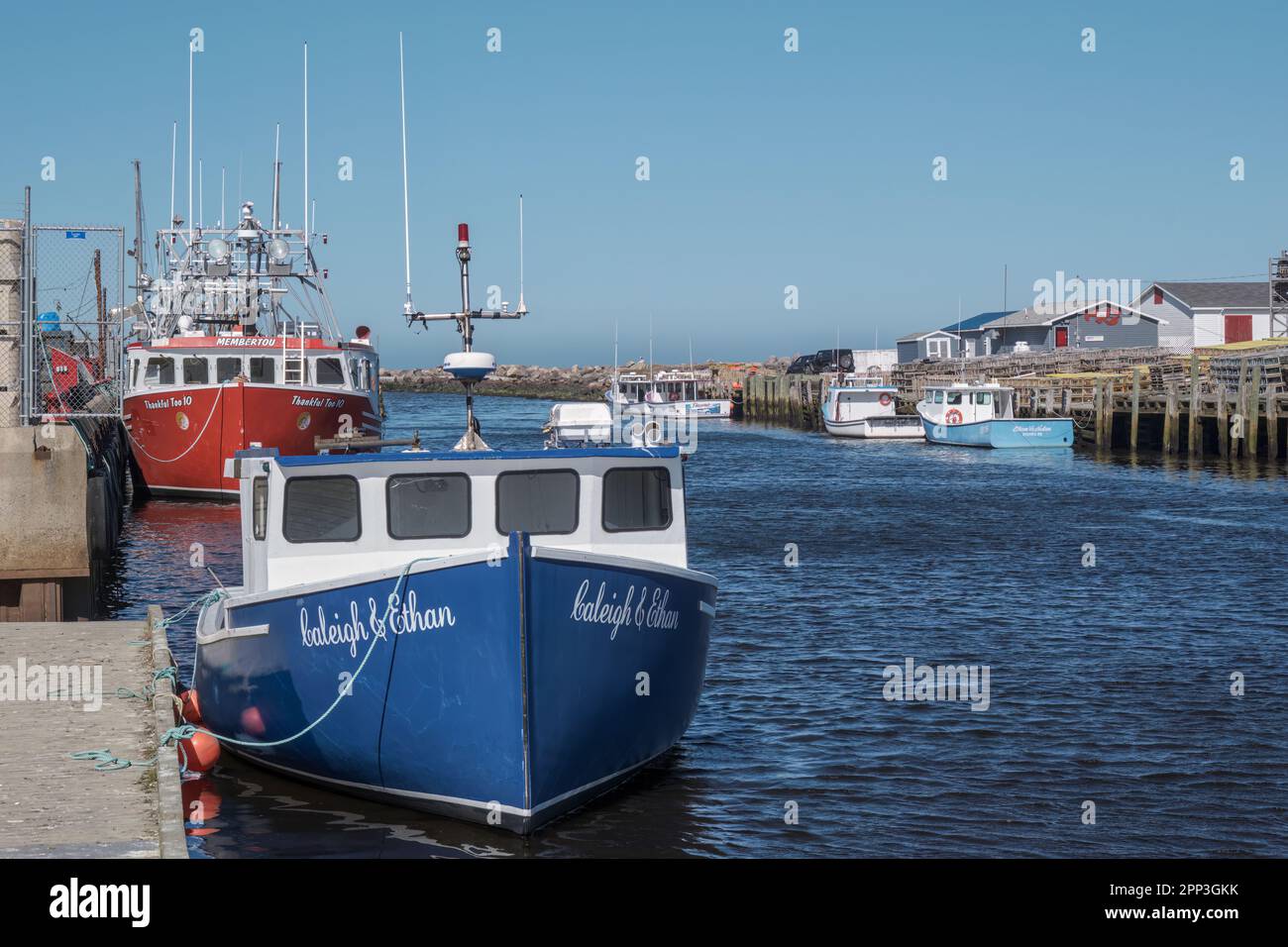 Barche da pesca ormeggiate nel porto a Glace Bay Cape Breton Island in una bella giornata di primavera. Foto Stock