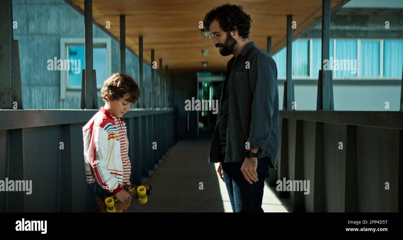 TAMAR NOVAS e MARIO SANTOS in un PASADO por DELANTE (2023), diretto da OLGA OSORIO. Credit: Vaca Films / RTVE / Album Foto Stock