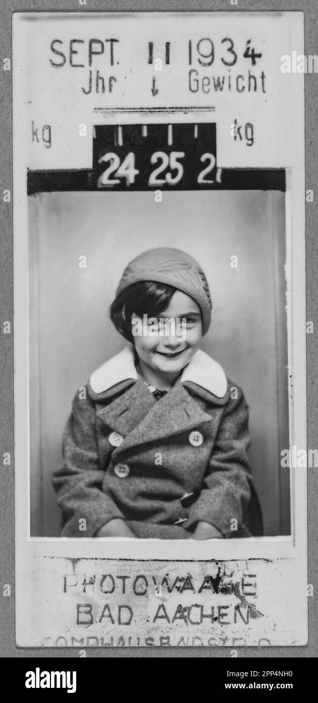 Anna Frank all'età di cinque anni. Bad Aachen, Germania, 11 settembre 1934. Si prega di notare che il volto di Anna Frank è stato migliorato digitalmente. Non alt Foto Stock