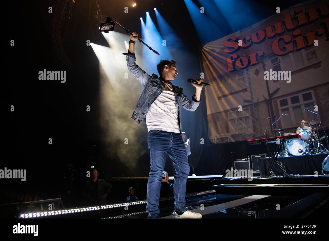 Glasgow, Regno Unito. 21st Apr, 2023. Scouting for Girls Performing at the OVO Hydro in Glasgow on His Marry Me Tour 2023 on the 21st April Credit: Glasgow Green at Winter Time/Alamy Live News Foto Stock