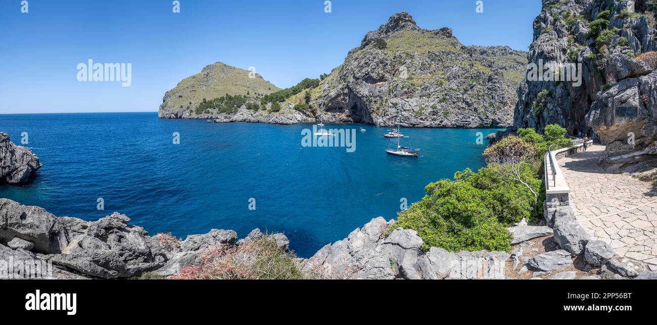 Mare, Baia vicino SA Calobra, Maiorca, Isole Baleari, Spagna Foto Stock