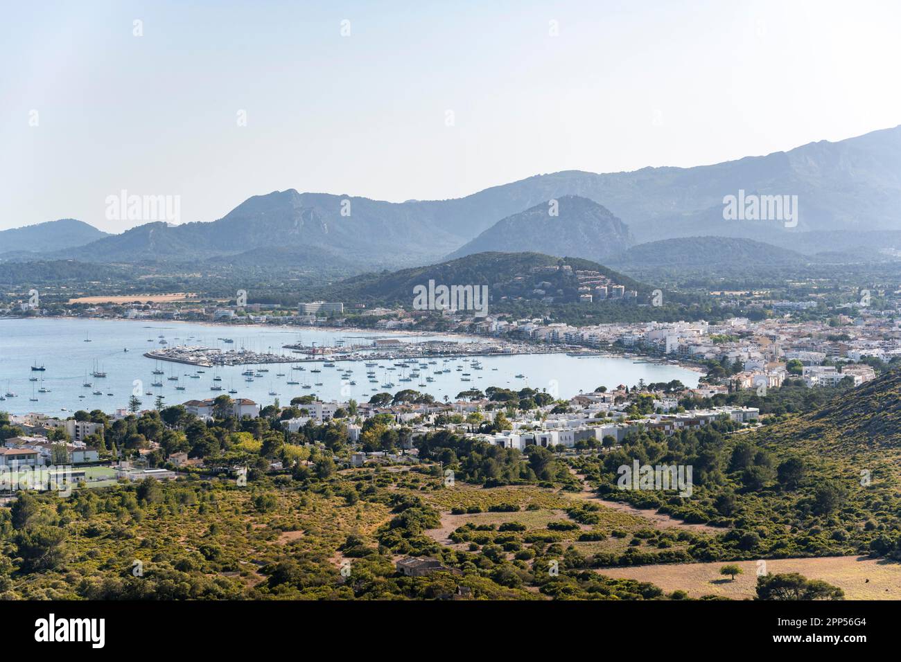 Porto, baia vicino Port de Pollenca, Maiorca, Isole Baleari, Spagna Foto Stock