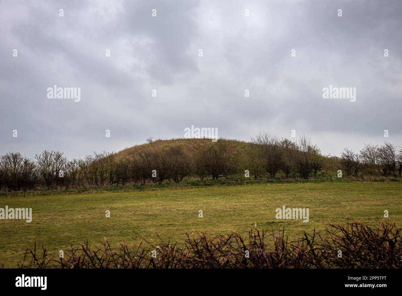 Duggleby Howe Barrow neolitico intorno al villaggio di Duggleby, North Yorkshire, UK Foto Stock