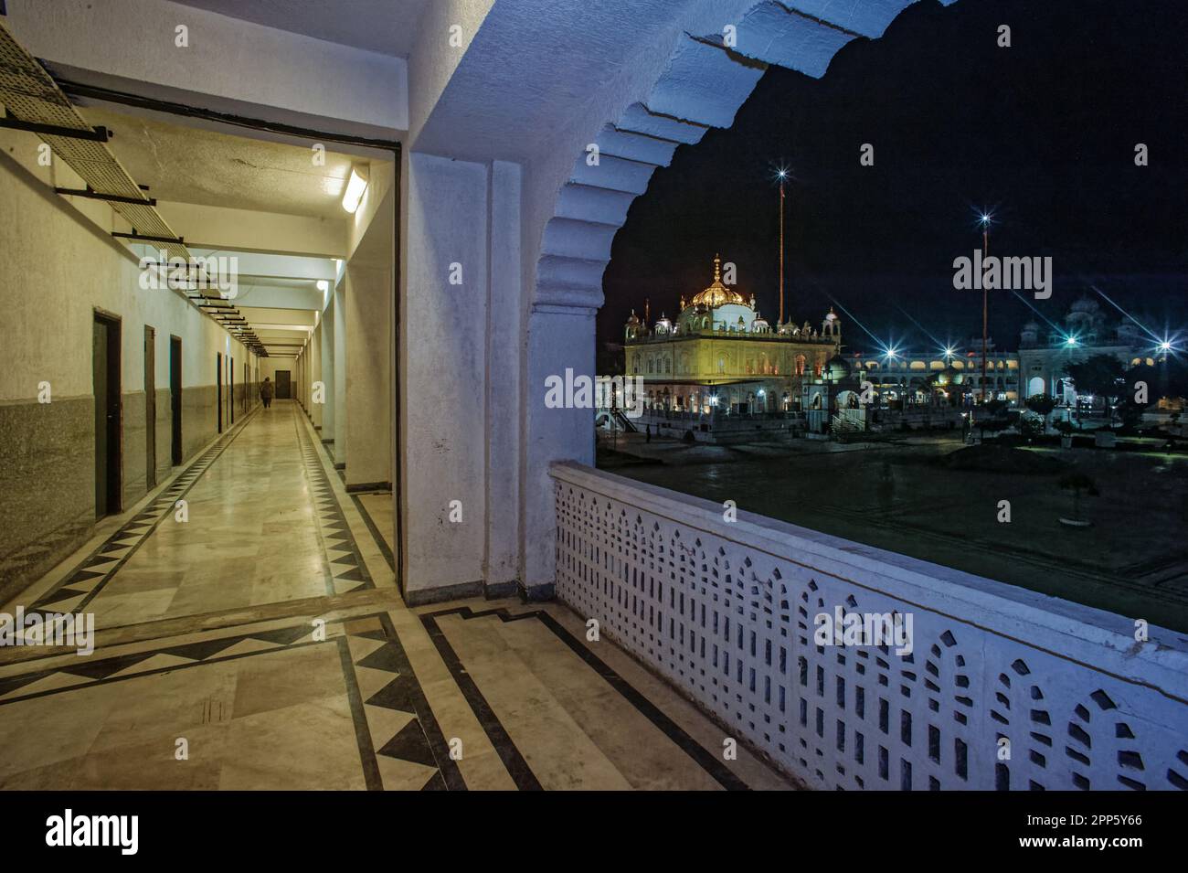 12 21 2010 Gurudwara, da casa di riposo per i devoti di Sachkhand Gurudwara Sahib, Naged, Maharashtra, India, Asia Foto Stock