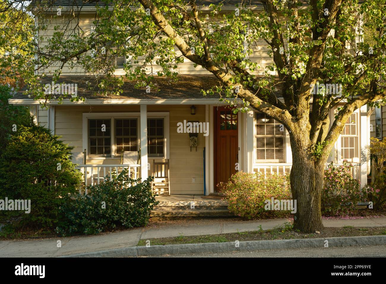 Una casa su Main Street, Nelsonville, New York Foto Stock