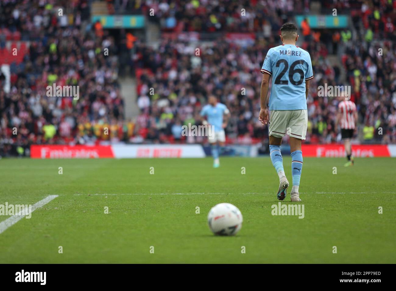 Londra, Regno Unito. 22nd Apr, 2023. Riyad Mahrez di Manchester City durante la partita di semifinale della fa Cup tra Manchester City e Sheffield Utd al Wembley Stadium, Londra, Inghilterra il 22 aprile 2023. Foto di Joshua Smith. Solo per uso editoriale, licenza richiesta per uso commerciale. Non è utilizzabile nelle scommesse, nei giochi o nelle pubblicazioni di un singolo club/campionato/giocatore. Credit: UK Sports Pics Ltd/Alamy Live News Foto Stock