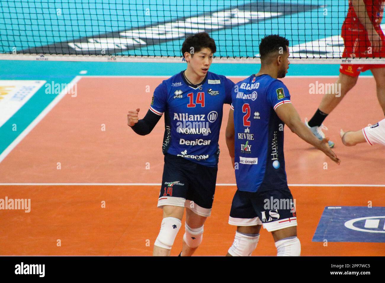 Milano, Italia. 22nd Apr, 2023. Allianz Cloud, Milano, Italia, 22 aprile 2023, YUKI ISHIKAWA (POWER VOLLEY MILANO) durante le semifinali Play Off - Allianz Milano vs Cucine Lube Civitanova - Volley Serie a Campionato Italiano Superleague uomini Credit: Live Media Publishing Group/Alamy Live News Foto Stock