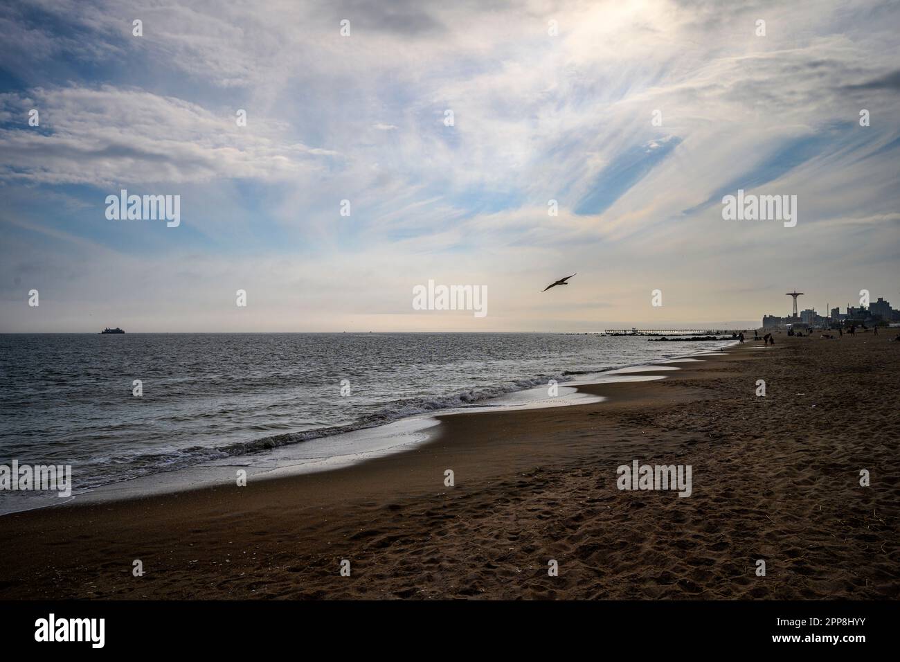 Giornata primaverile a Brighton Beach, Brooklyn, New York, USA Foto Stock