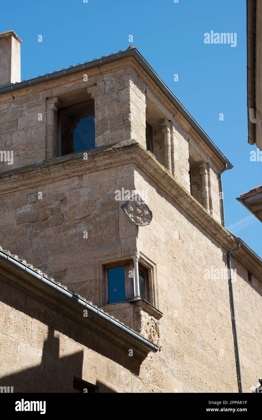 Il sito di Ciudad Rodrigo, arroccato in cima ad un'ascesa rocciosa sulla riva destra del fiume Águeda, è stato occupato fin dall'età neolitica. Noto anche come Foto Stock