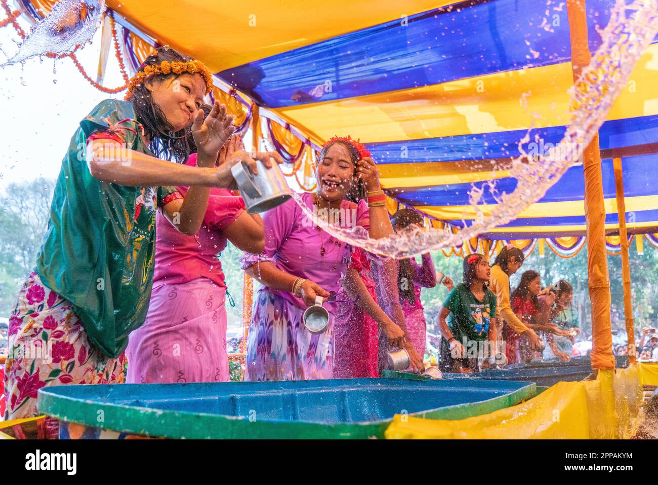 Festival dell'acqua tradizionale (Sangrai) a Chittagong Hill Tracts, Bangladesh Foto Stock