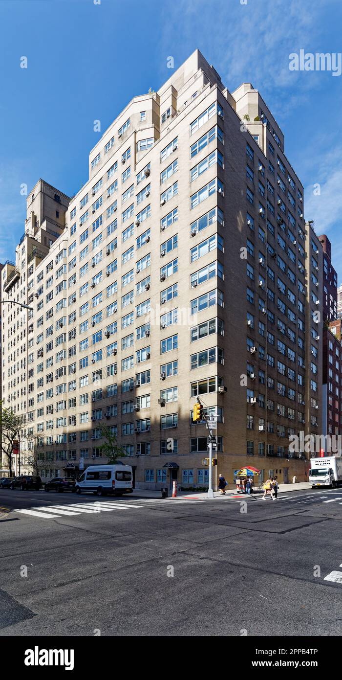 Il 30 Park Avenue è un edificio residenziale progettato da Emery Roth & Sons, situato nella East 36th Street, nella Murray Hill di Manhattan. Foto Stock