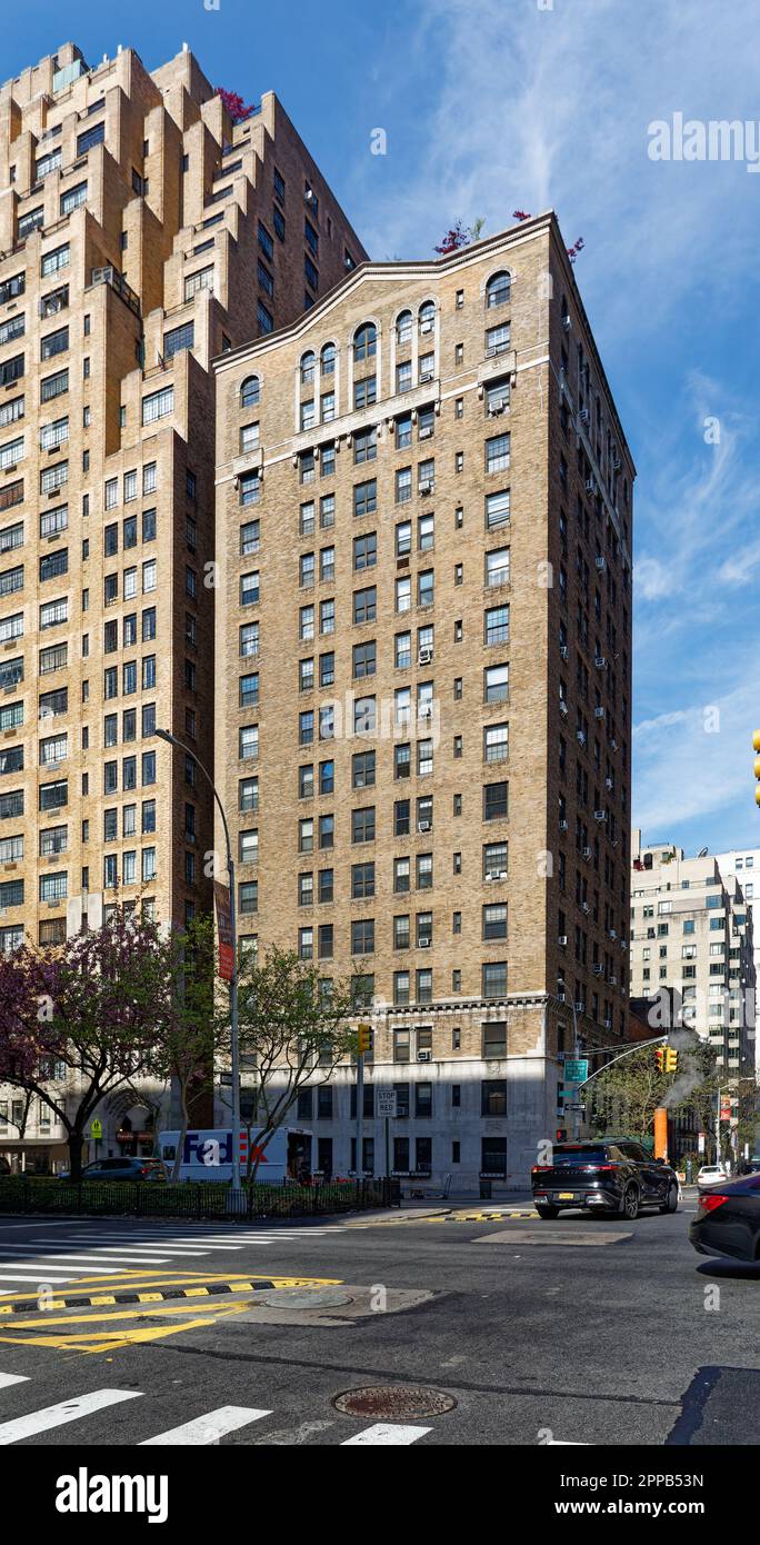 Il 16 Park Avenue è un alto edificio residenziale in mattoni e pietra situato nella East 35th Street, nel quartiere Murray Hill di Manhattan, progettato da Fred F. French. Foto Stock