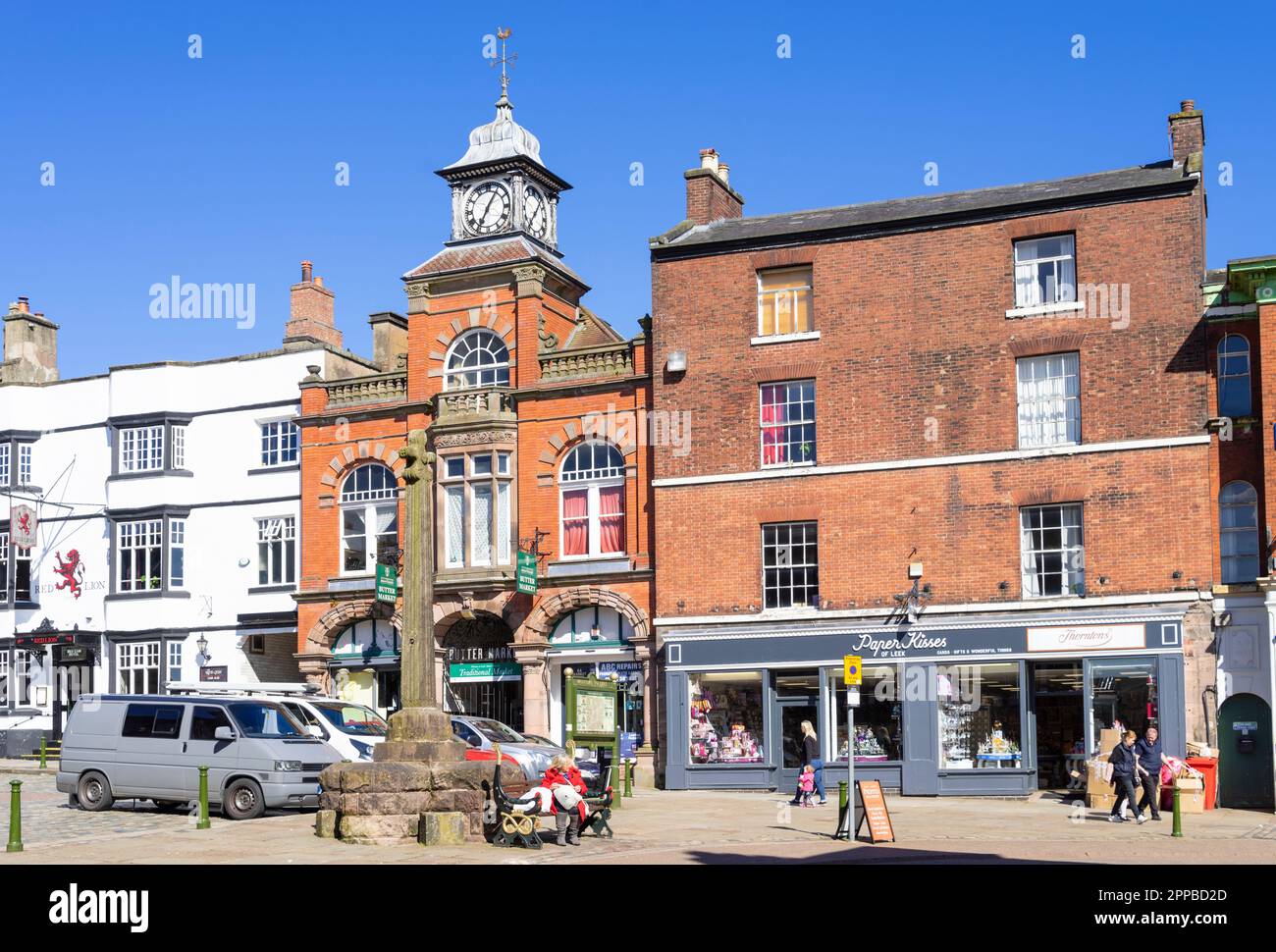Leek Staffordshire Market Cross e mercato del burro sul mercato nel centro della città di mercato di Leek Staffordshire Inghilterra UK GB Europa Foto Stock