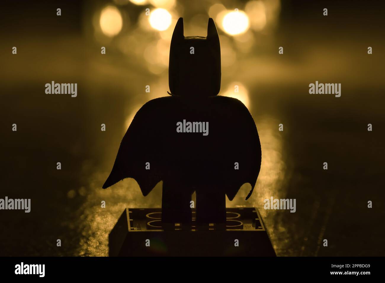 Il Cavaliere scuro sorge Foto Stock