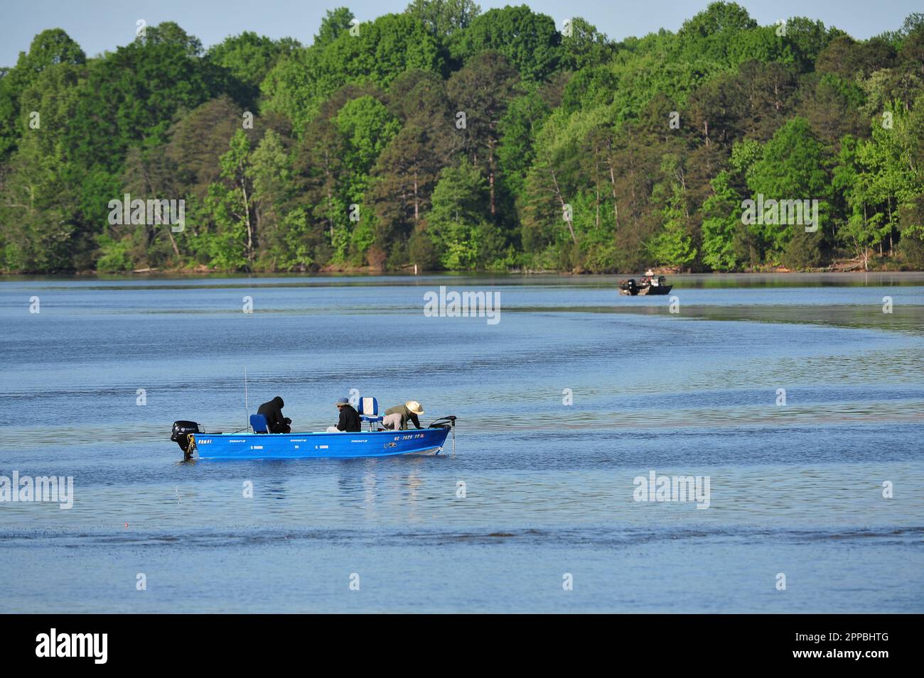 Spedizione di pesca di mattina presto con gli amici Foto Stock