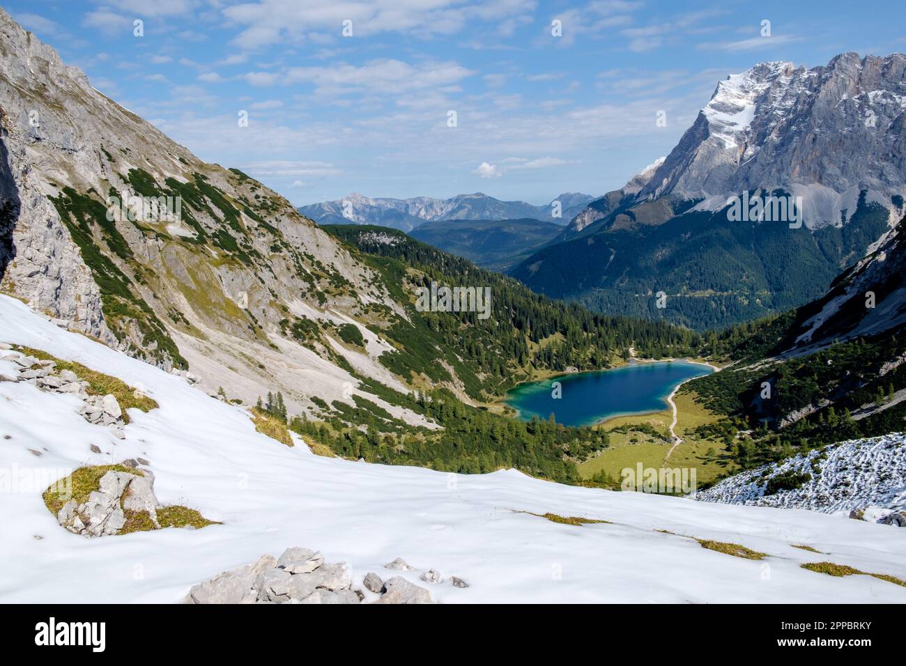 Blick über den Seebensee zur Zugspitze Foto Stock