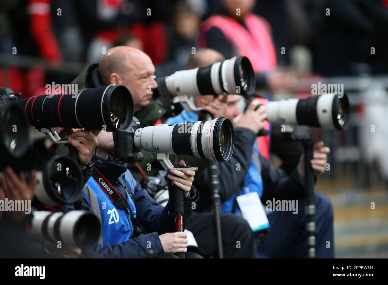 Londra, Regno Unito. 23rd Apr, 2023. Londra, 23rd 2023 aprile: Fotografi stampa durante la partita di calcio semifinale della fa Cup tra Brighton Hove Albion e Manchester United allo stadio di Wembley, Londra, Inghilterra. (Pedro Soares/SPP) Credit: SPP Sport Press Photo. /Alamy Live News Foto Stock