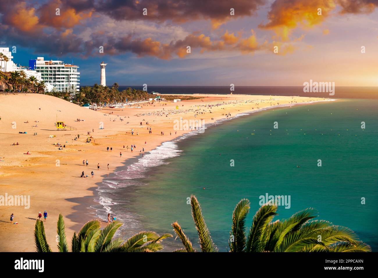 Morro Jable, Fuerteventura, Spagna. Spiaggia mozzafiato Playa del Matorral nei raggi del tramonto. Morro Jable e Playa del Matorral, Fuerteventura, Foto Stock