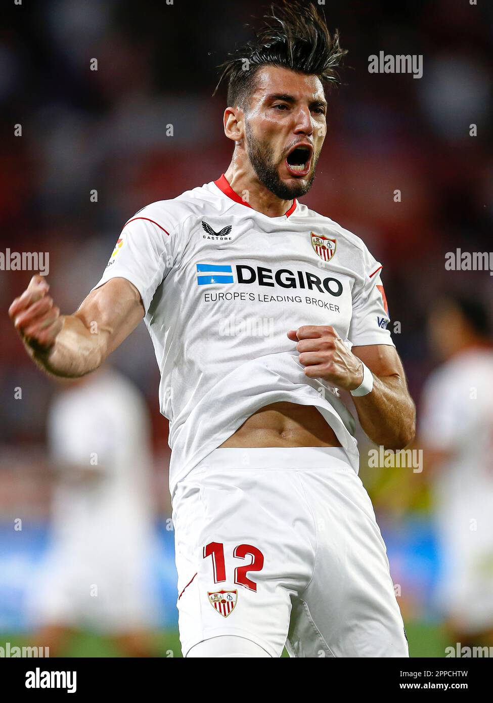 Rafa Mir del Sevilla FC durante la partita la Liga tra il Sevilla FC e il Villarreal CF giocato allo stadio Sanchez Pizjuan il 23 aprile 2023 a Siviglia, Spagna.(Foto di Antonio Pozo / PRESSIN) Foto Stock