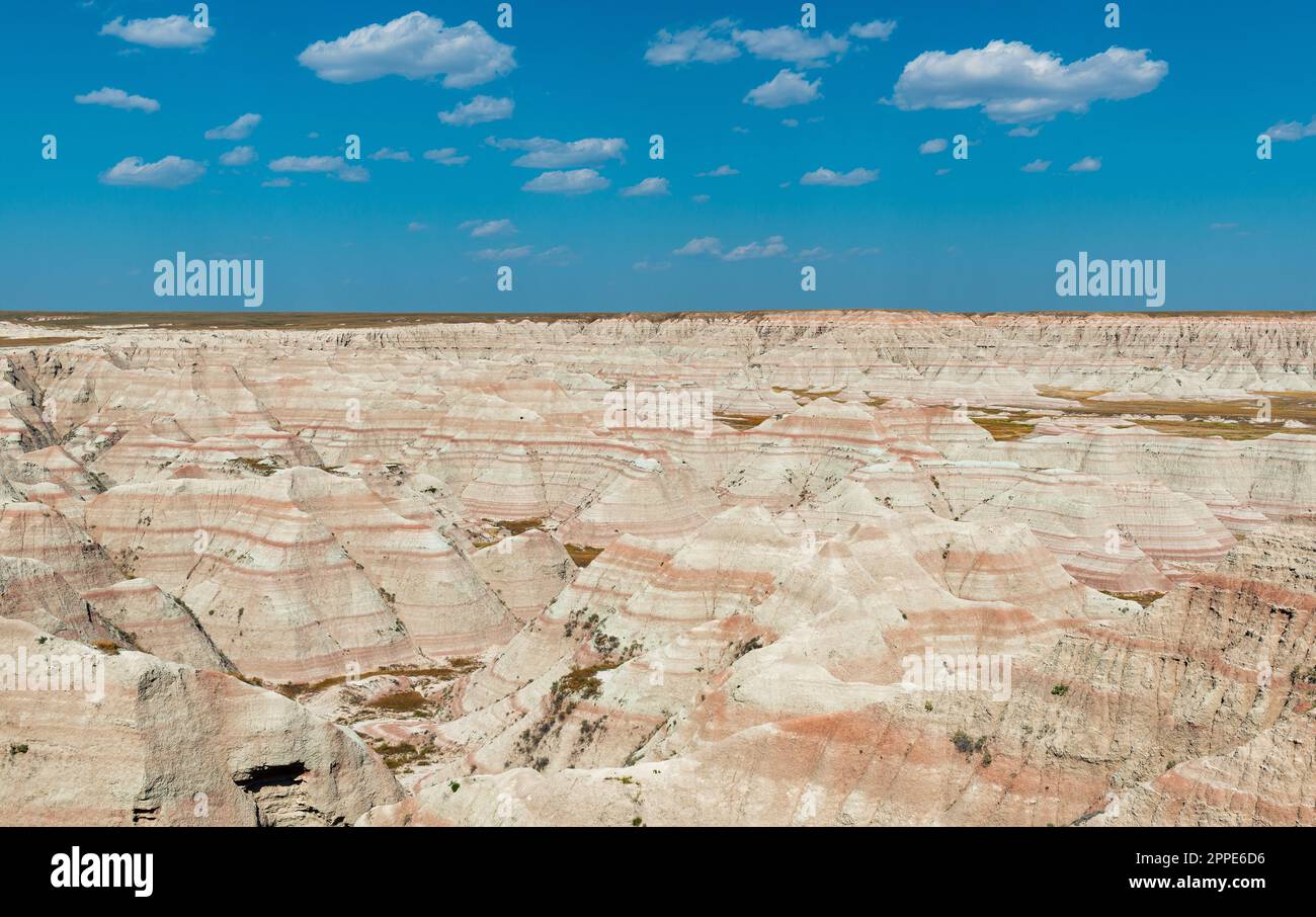 Badlands paesaggio di strati rocciosi, Badlands National Park, South Dakota, USA. Foto Stock
