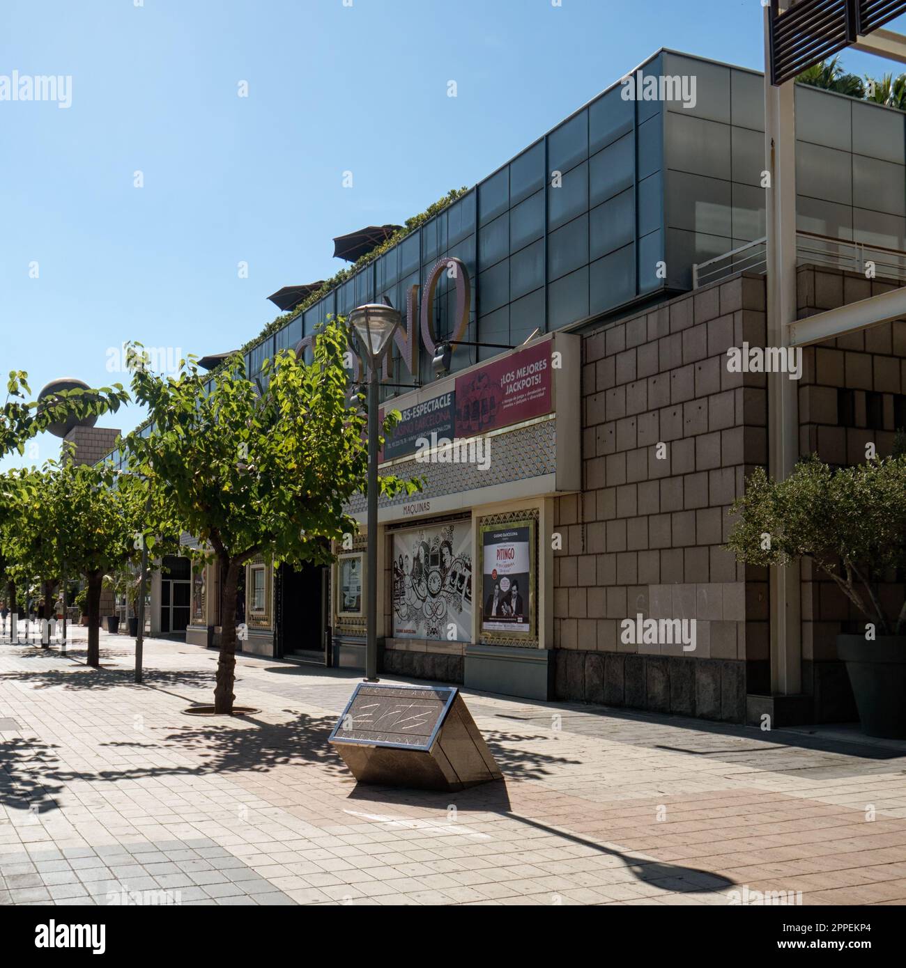 BARCELLONA, SPAGNA - 13 SETTEMBRE 2013: Vista esterna del Casinò di Barcellona a Carrer de la Marina Foto Stock