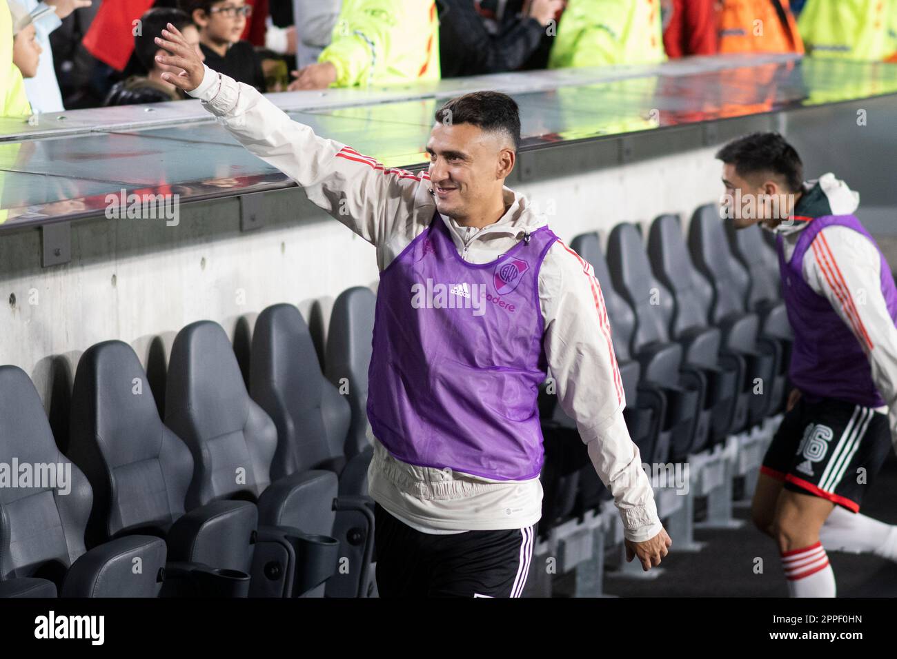 Buenos Aires, Argentina. 23rd Apr, 2023. Matias Suarez di River Plate gesti prima della Liga Profesional 2023 partita tra River Plate e Independiente a Estadio Mas Monumental Antonio Vespucio liberi. Punteggio finale: River Plate 2:0 Independiente (Photo by Manuel Cortina/SOPA Images/Sipa USA) Credit: Sipa USA/Alamy Live News Foto Stock