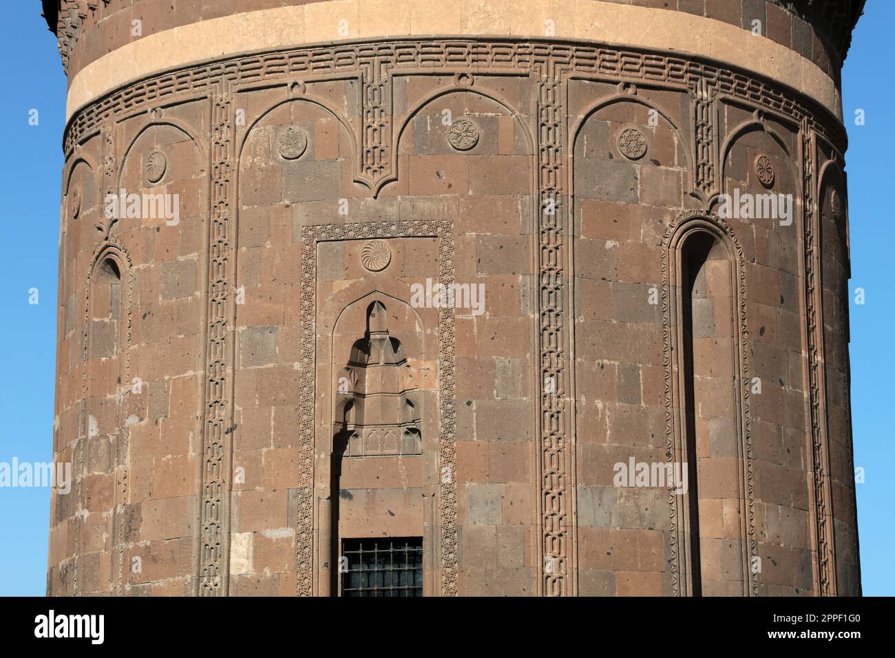 Hasan Sultan Tomb si trova nel distretto di Ahlat, nella provincia di Bitlis. La tomba fu costruita nel 1275 dallo statista mongolo Hasan Sultan. Foto Stock