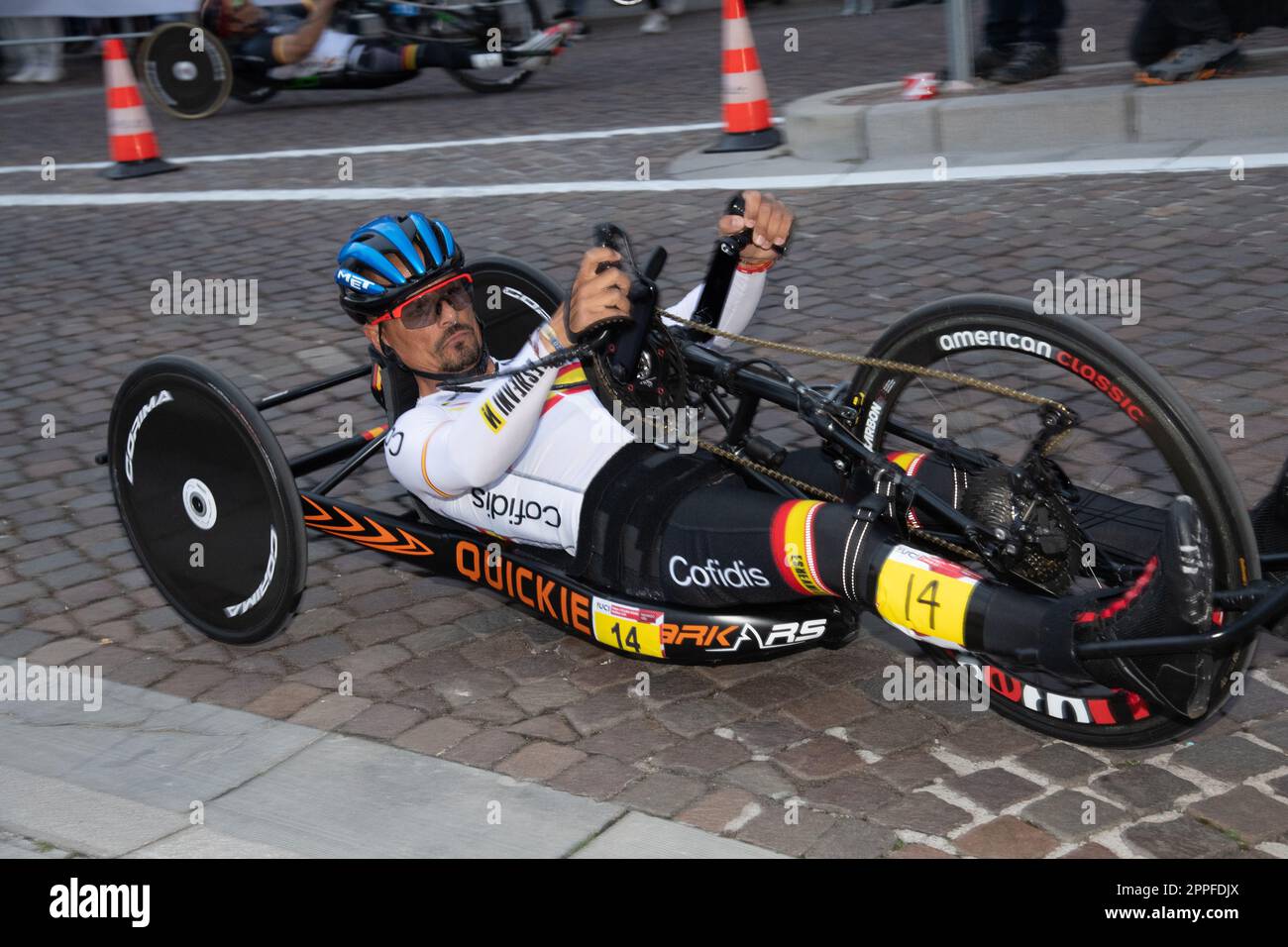 Martin Berchesi Mazione di Spagna durante la staffetta del team. Coppa del mondo UCI Road Race, Day 2, Maniago, Italia. 23rd Apr, 2023. Credit: Casey B. Gibson/Alamy Live News Foto Stock