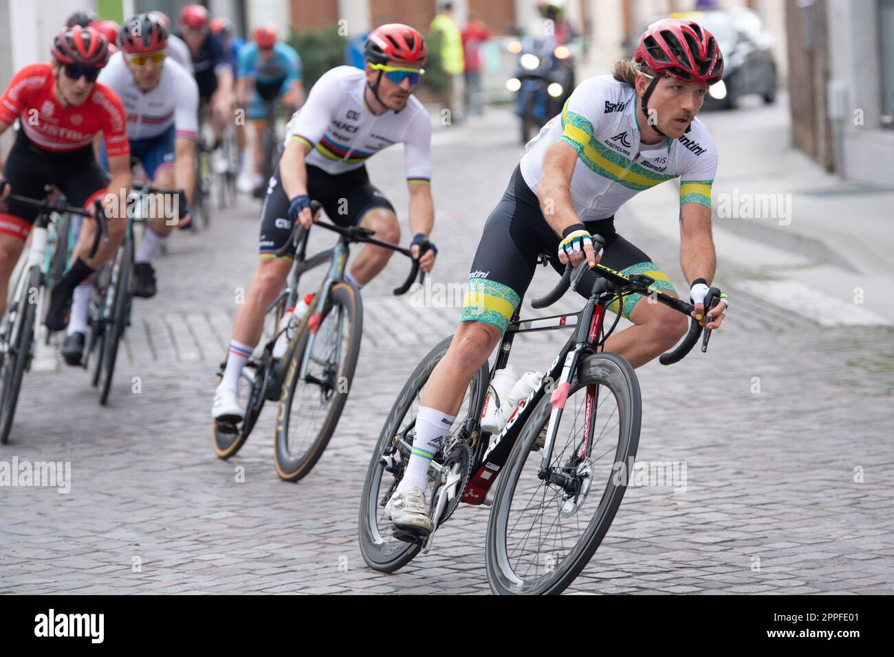 Allistair Donohoe dell'Australia nella gara di strada maschile del C5. Coppa del mondo UCI Road Race, Day 2, Maniago, Italia. 23rd Apr, 2023. Credit: Casey B. Gibson/Alamy Live News Foto Stock