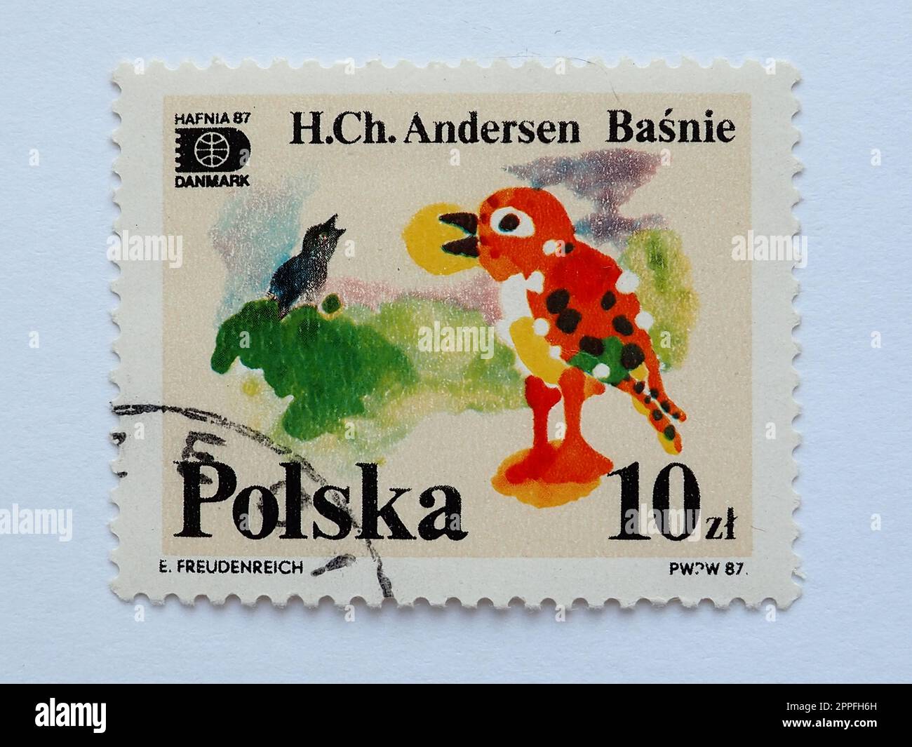 Petrozavodsk, Russia, 26 luglio 2021 francobollo Hans Christian Andersen Tales and Fables 10PLN con francobollo E.Freudenreich PWPW 87 HAFNIA 87 Danimarca Polonia. Nightingale bird folk song Foto Stock