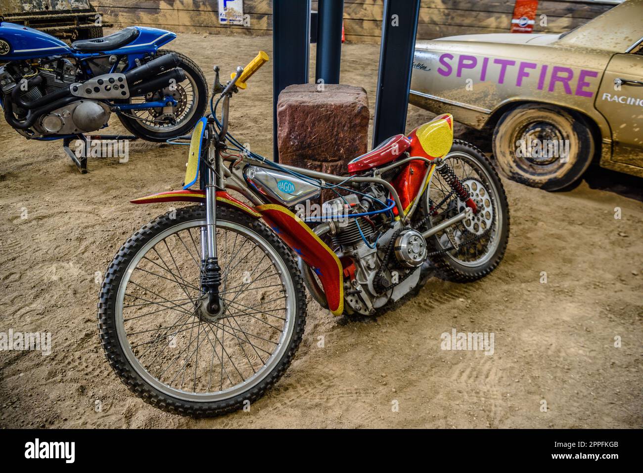 SINSHEIM, GERMANIA - mai 2022: Motocicletta rossa Godden Sandbahnmotorrad Foto Stock