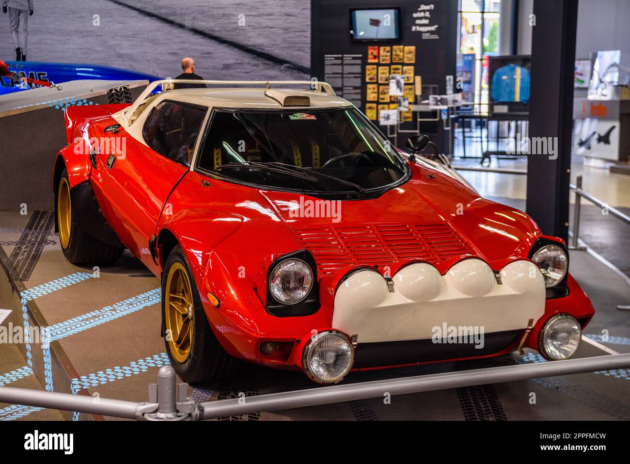 SINSHEIM, GERMANIA - mai 2022: Auto da corsa Red Lancia Stratos Groupe 4 1975 Foto Stock