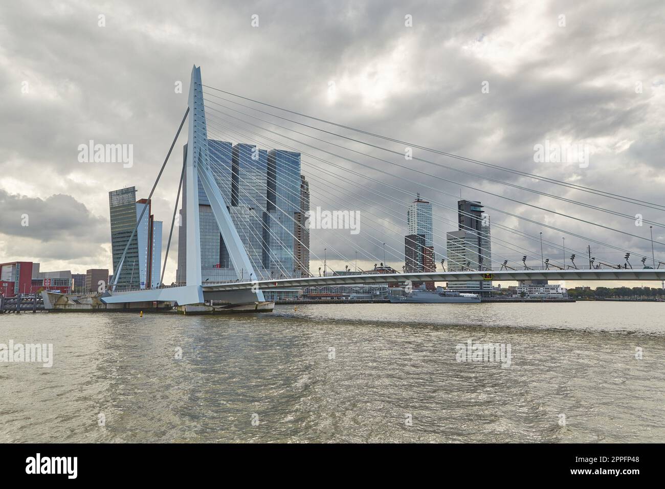 Tour panoramico di Rotterdam vicino al centro, gita in barca Foto Stock