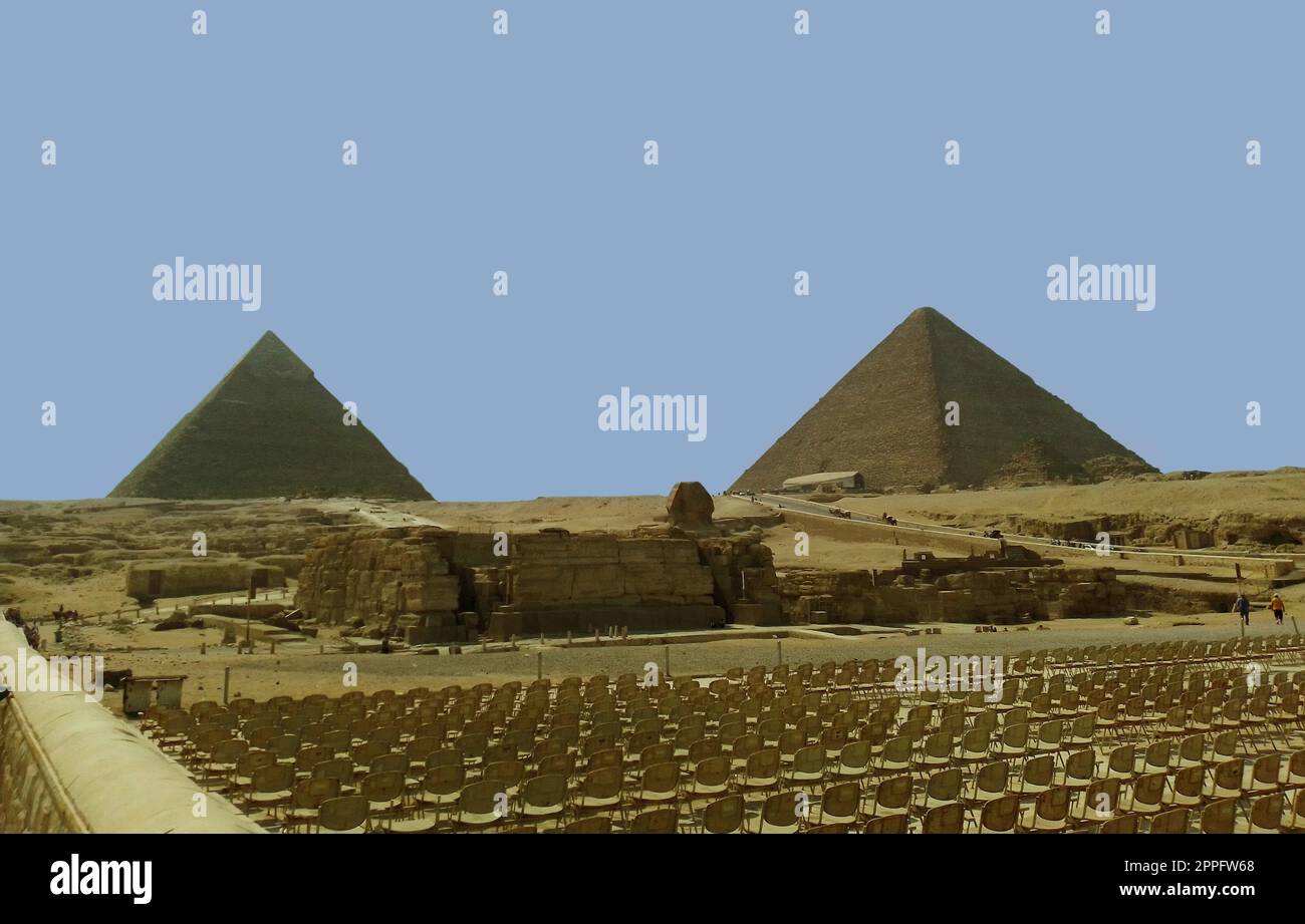 Panorama delle piramidi egiziane di Khafre e Cheope con la grande Sfinge. Giza Plateau Foto Stock