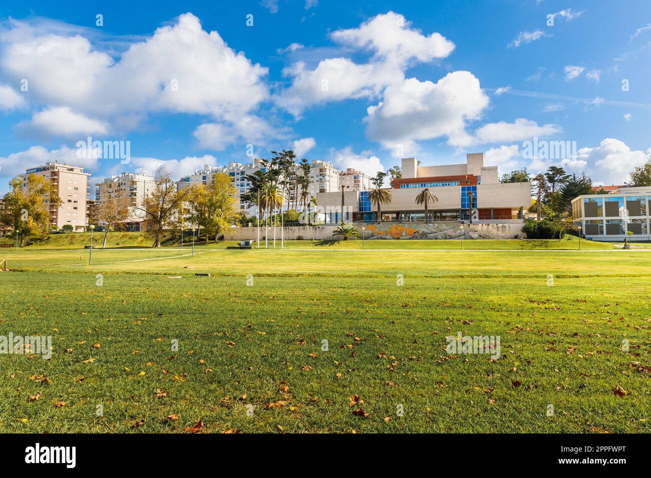 Vista esterna del centro artistico e di intrattenimento CAE, Figueira da Foz, Portogallo Foto Stock