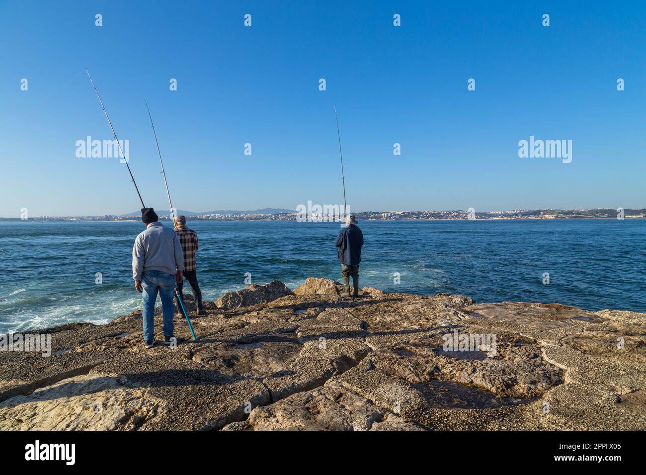 Vista dei pescatori di Lisbona Foto Stock