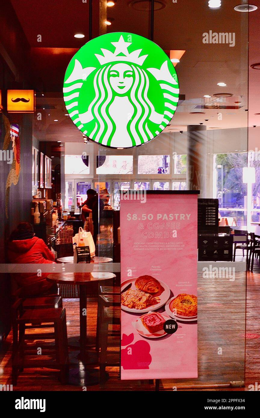 Starbucks al Penrith Plaza, nei sobborghi occidentali di Sydney Foto Stock