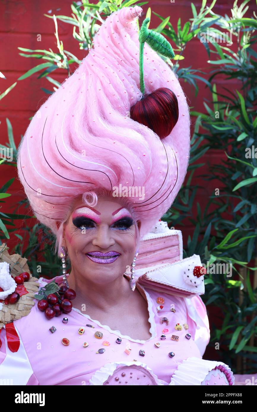 Olivia Jones, Lieferando Food-Queen presentazione dei travestimenti delle drag queen nell'Olivia Show Club sulla Reeperbahn, Amburgo, 19.07.2022 Foto Stock