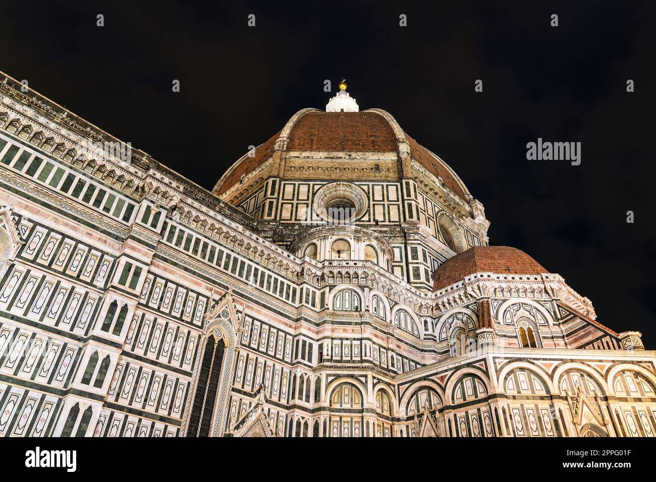 Vista sulla Cattedrale di Santa Maria del Fiore nella città di Firenze, Italia Foto Stock