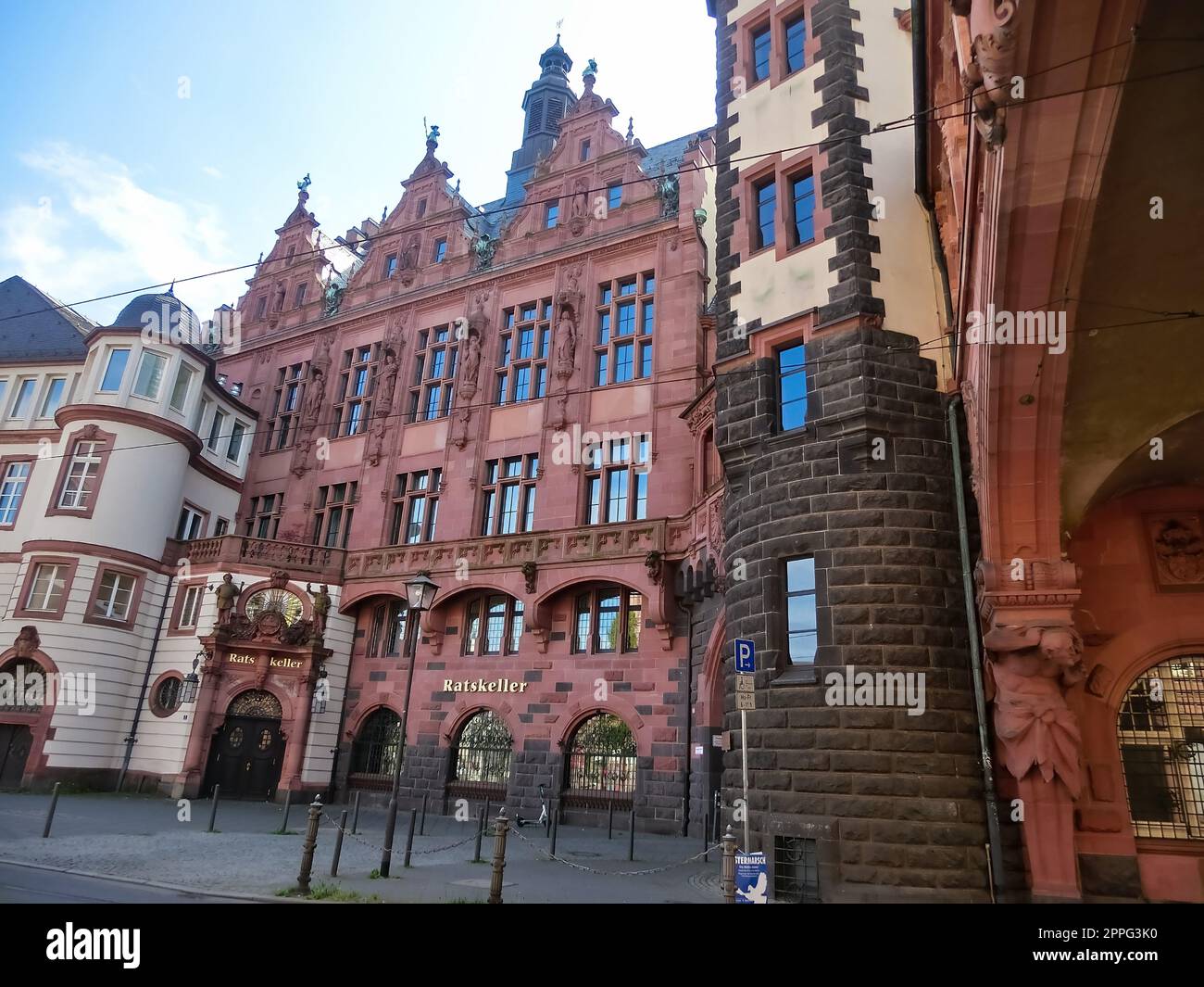 Ratskeller, il ristorante si trova nel seminterrato del municipio di Rathaus a Francoforte sul meno, Germania Foto Stock